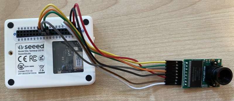 通过跳线连接到 ArduCam 的 Wio Terminal